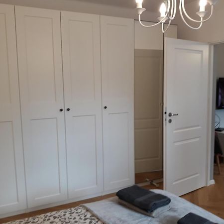 2 Bedroom City Center Apartment Катовице Екстериор снимка