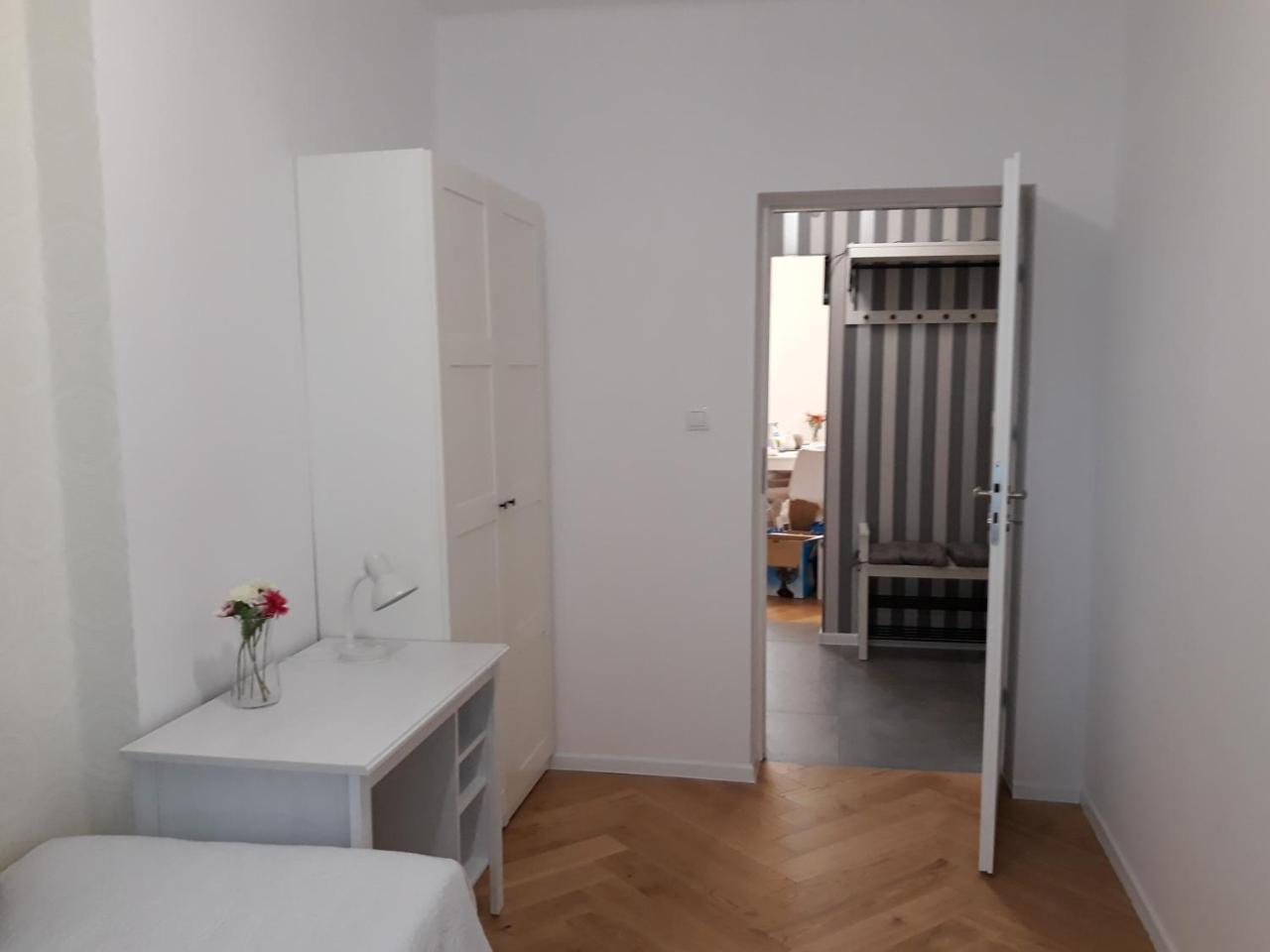 2 Bedroom City Center Apartment Катовице Екстериор снимка