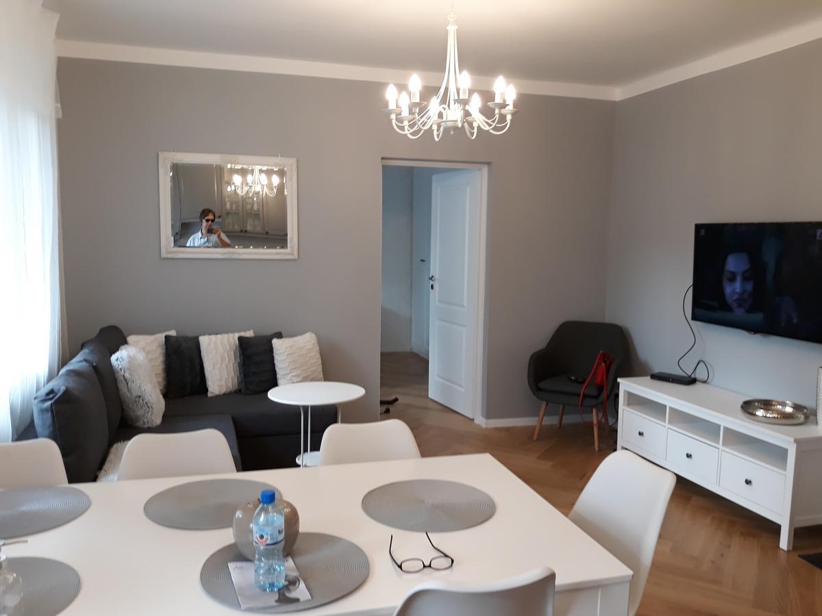 2 Bedroom City Center Apartment Катовице Екстериор снимка