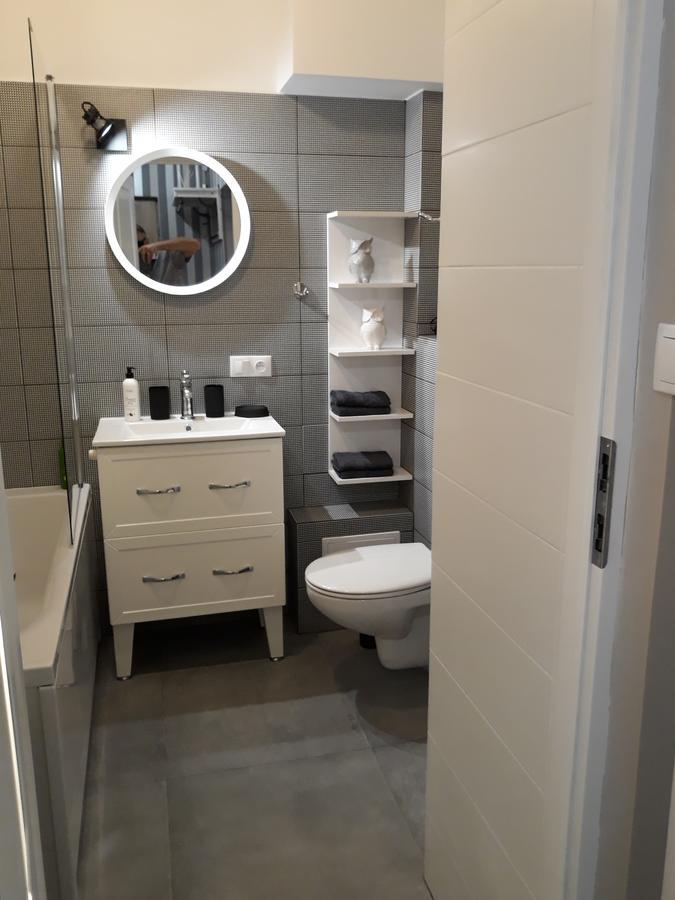 2 Bedroom City Center Apartment Катовице Екстериор снимка